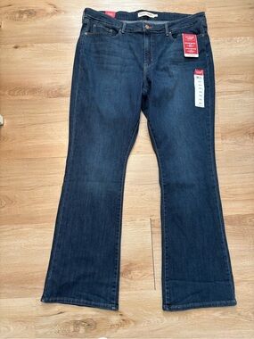 Levi's Dark Blue Mid rise Jeans